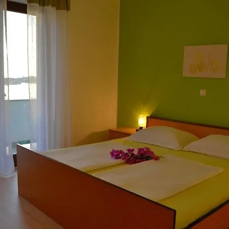 In With Sea View, Terrace, Air Conditioning, Wifi 4552-9 Supetarska Draga